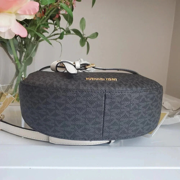 Michael Kors half moon crossbody - Picture 8 of 10